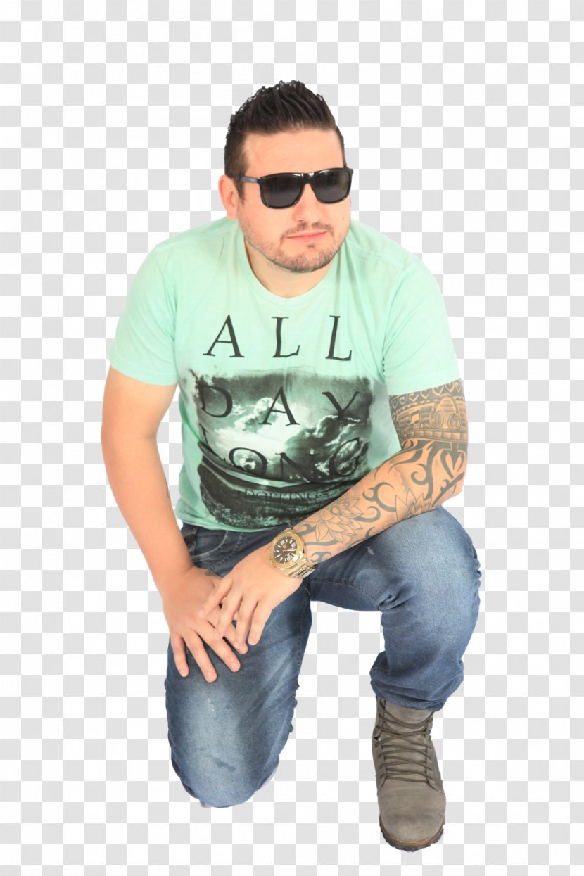 T-shirt Denim Jeans Sleeve Sunglasses - Sitting Transparent PNG