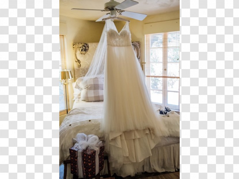 Wedding Dress Curtain Bedroom Gown - Bed Transparent PNG