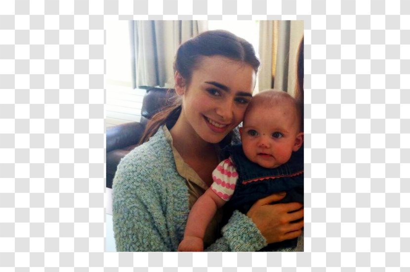Lily Collins Love, Rosie Sam Claflin Dunne Child - Family Transparent PNG
