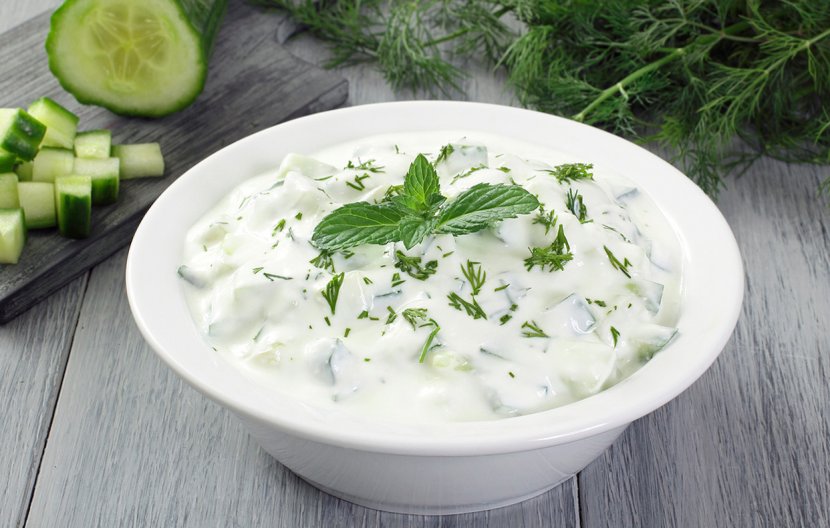 Tzatziki Greek Cuisine Gyro Raita Pita - Vegetarian Food - Yogurt Transparent PNG