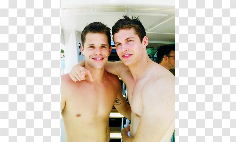 Crystal Reed Max Carver Teen Wolf Twin - Heart Transparent PNG